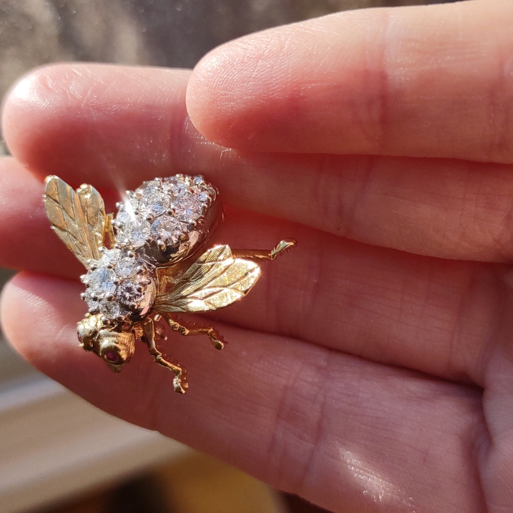 Diamond Bee pin brooch Ruby eyes, 18k yellow gold, Herbert Rosenthal Natural - Picture 10 of 15
